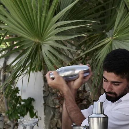 بيترا إي مار ميكونوس كالو ليفادي