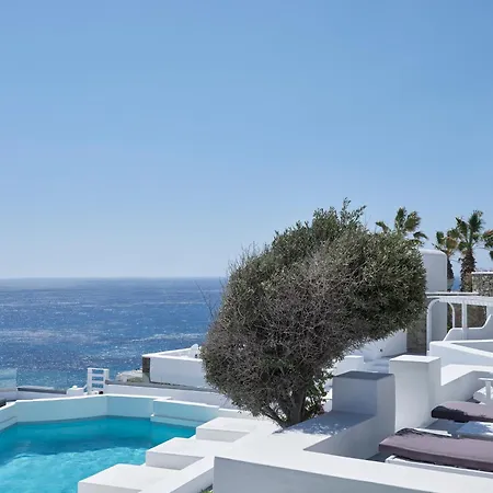 بيترا إي مار ميكونوس 4*