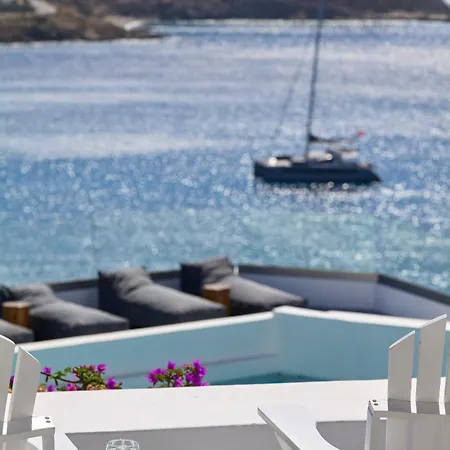 بيترا إي مار ميكونوس 4*
